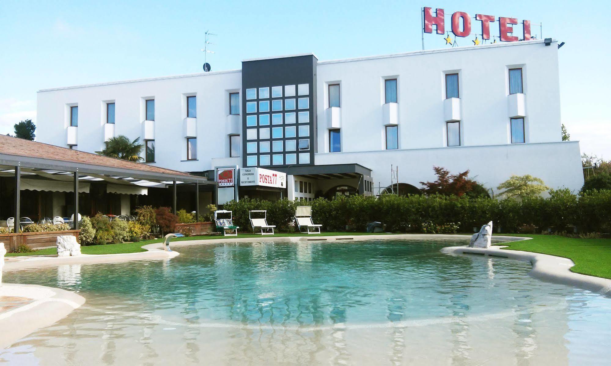Hotel Posta 77 San Giorgio In Bosco Bagian luar foto